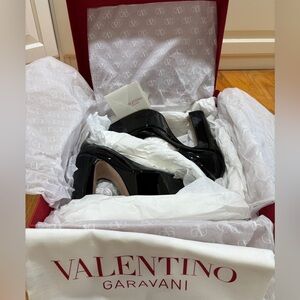 VALENTINO GARAVANI PLATFORM PUMP IN PATENT LEATHER 155 MM